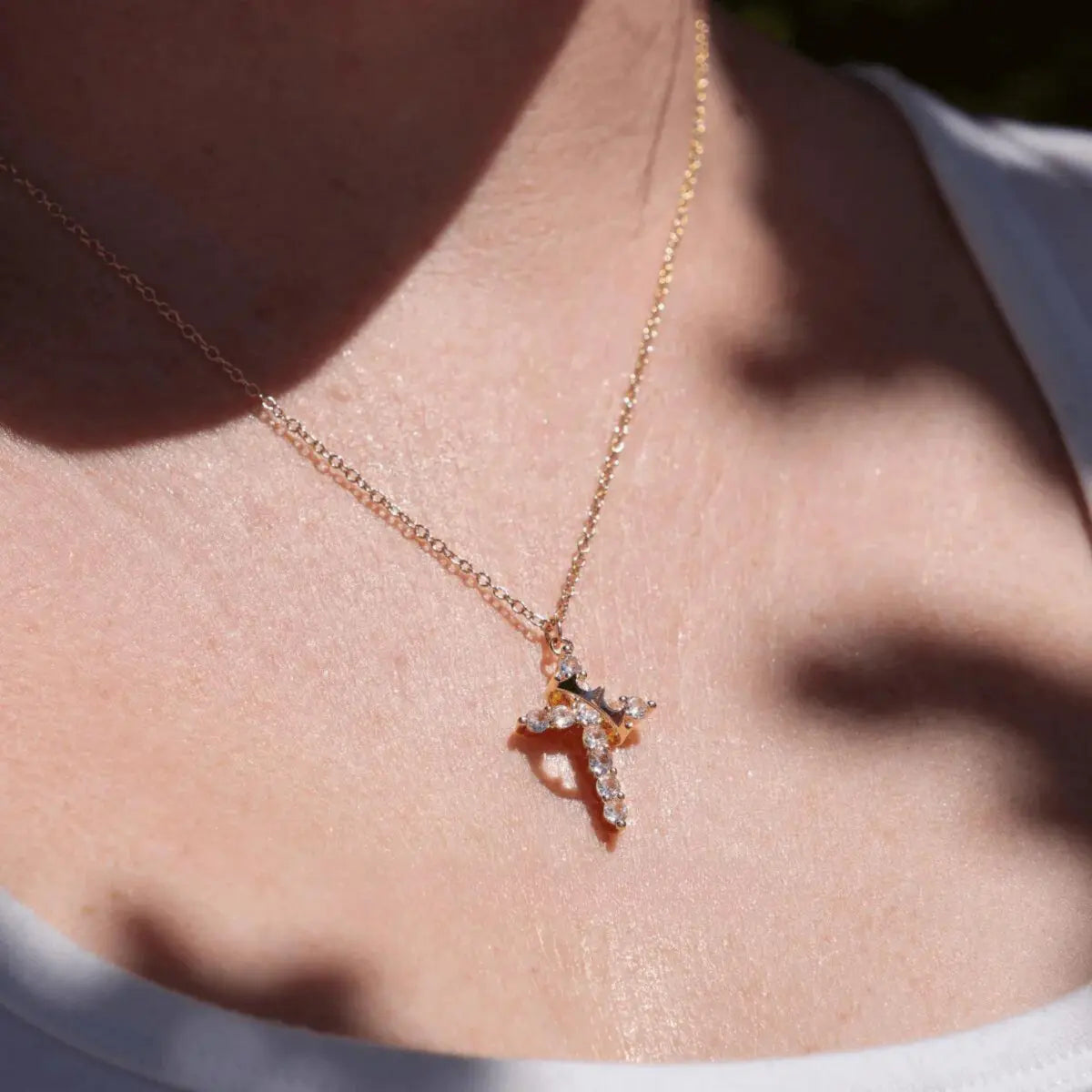 ✨ Crown Cross Necklace – Faith-Inspired Elegance for Everyday Grace ✝️