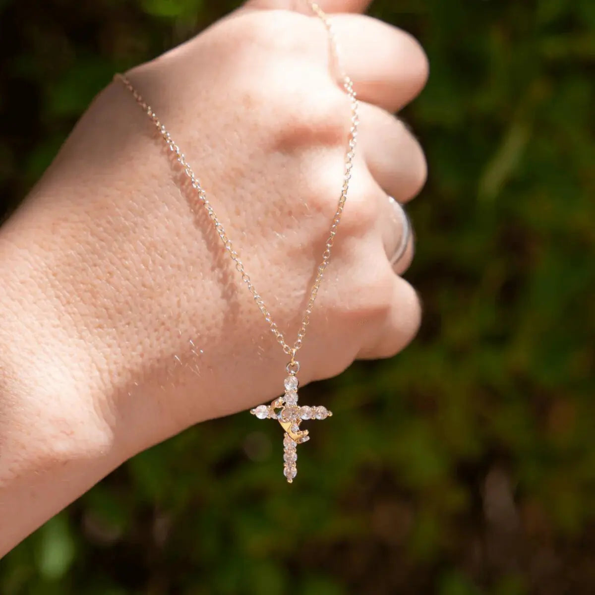 ✨ Crown Cross Necklace – Faith-Inspired Elegance for Everyday Grace ✝️
